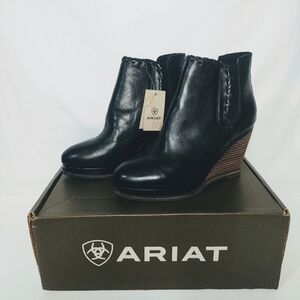 NWT Ariat Belle Wedge Leather Bootie Sz 10